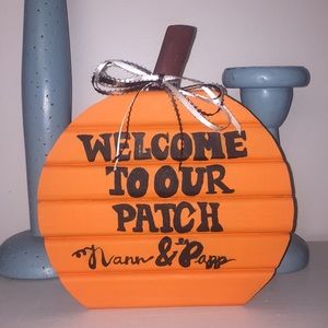 Customizable wooden decorative sign